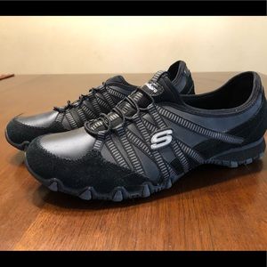 Like new Sketchers women’s slip on shoes.